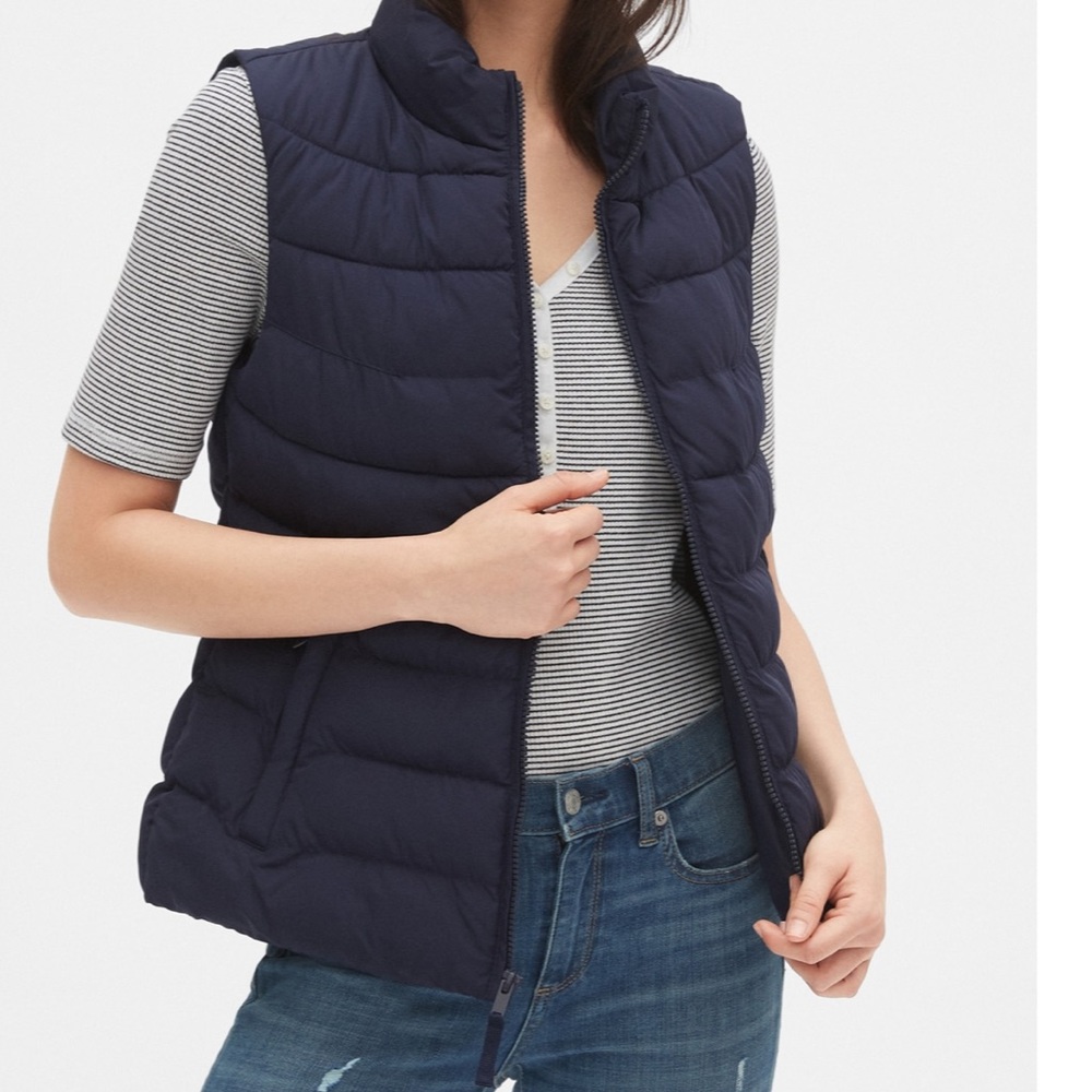 🦋GAP Puffer Vest 🦋🦋BOGO